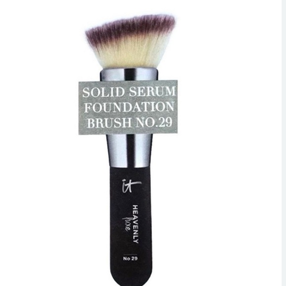 IT Cosmetics Solid Serum Foundation Brush - Picture 1 of 2